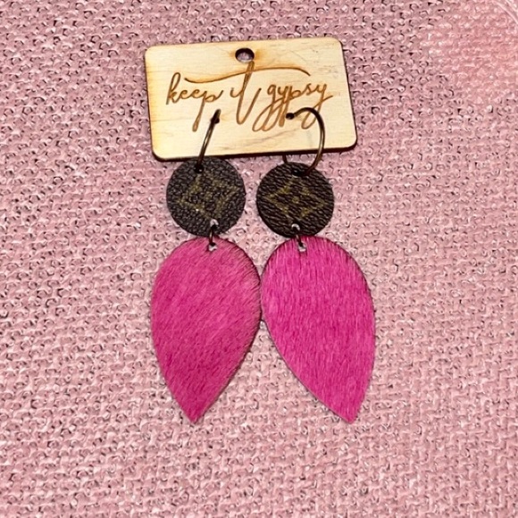 Keep It Gypsy Jewelry - Keep It Gypsy Pink Teardrop Earrings